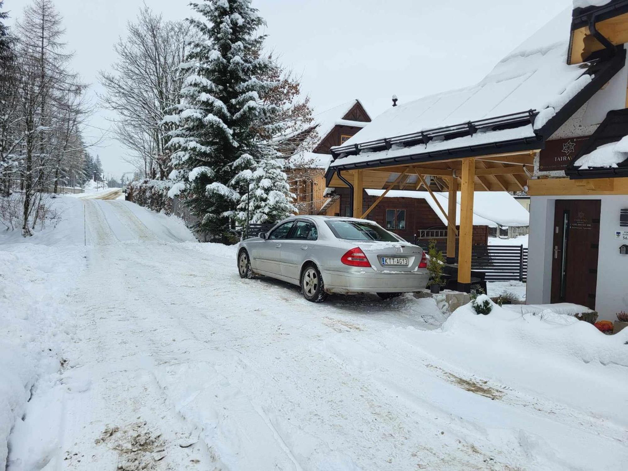 Apartament Tatravika Z Basenem I Widokiem Koscielisko Luaran gambar